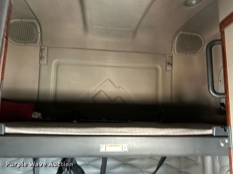 image for item EK3586 2016 Freightliner Cascadia 125 Evolution  semi truck