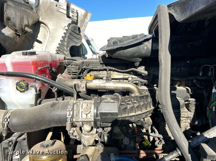 image for item EK3586 2016 Freightliner Cascadia 125 Evolution  semi truck