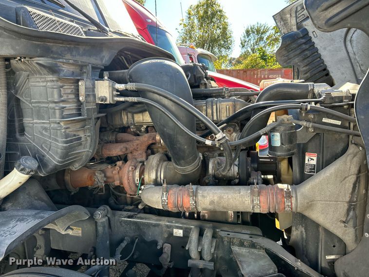 image for item EK3586 2016 Freightliner Cascadia 125 Evolution  semi truck