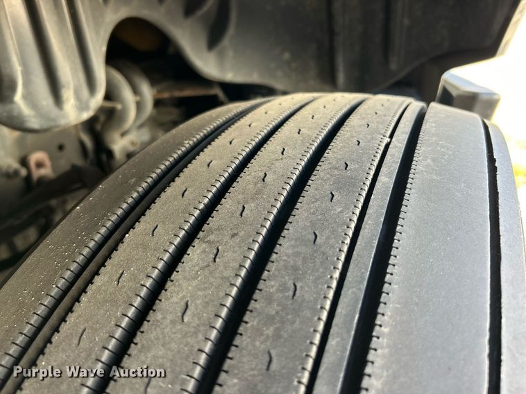 image for item EK3586 2016 Freightliner Cascadia 125 Evolution  semi truck