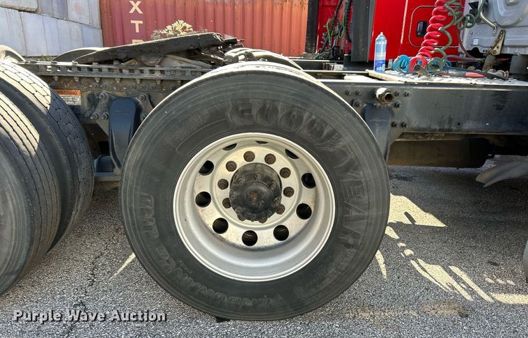 image for item EK3586 2016 Freightliner Cascadia 125 Evolution  semi truck