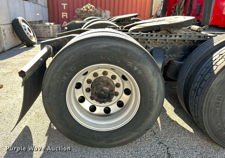 image for item EK3586 2016 Freightliner Cascadia 125 Evolution  semi truck