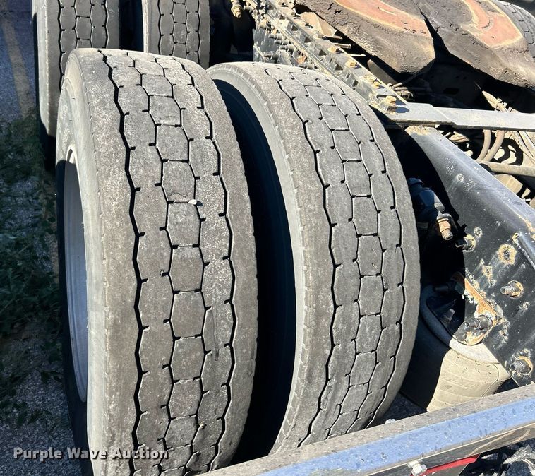 image for item EK3586 2016 Freightliner Cascadia 125 Evolution  semi truck