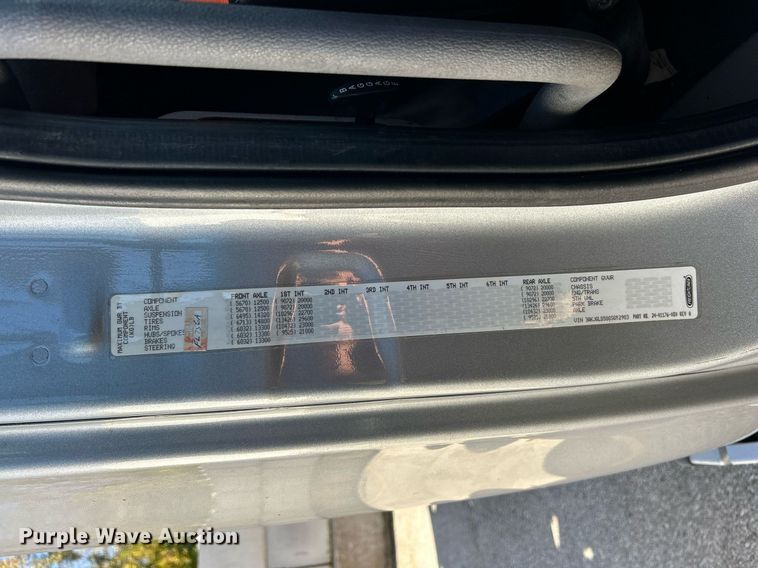 image for item EK3586 2016 Freightliner Cascadia 125 Evolution  semi truck