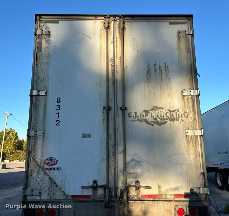 image for item EK3588 2008 Utility Trailer VS2DX dry van trailer