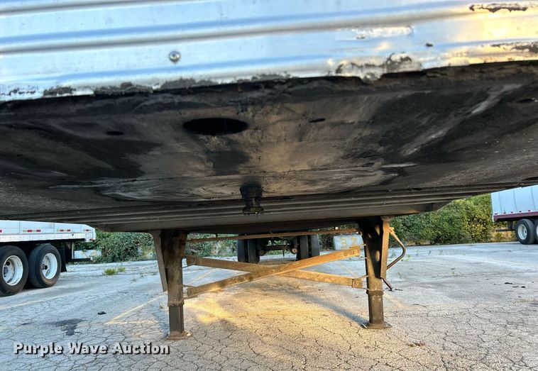 image for item EK3588 2008 Utility Trailer VS2DX dry van trailer