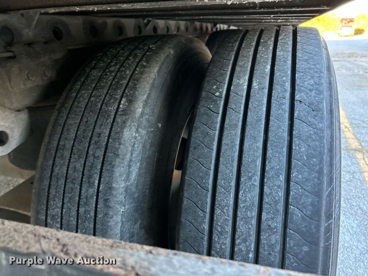 image for item EK3588 2008 Utility Trailer VS2DX dry van trailer