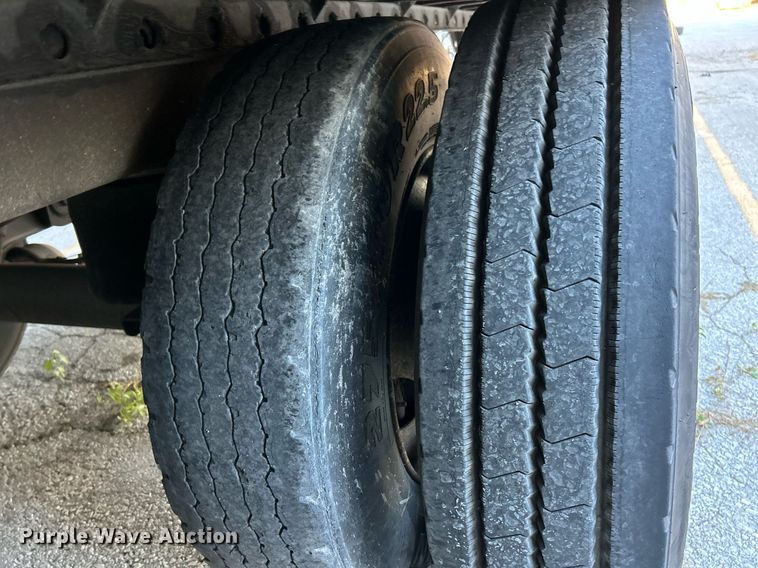 image for item EK3588 2008 Utility Trailer VS2DX dry van trailer