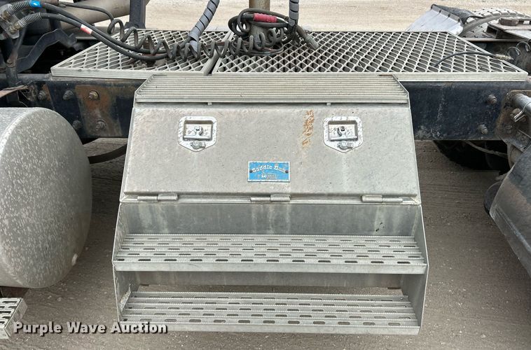 image for item EK3600 1994 Mack CH600 semi truck