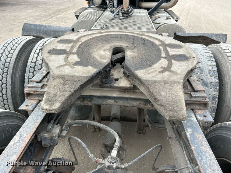 image for item EK3600 1994 Mack CH600 semi truck