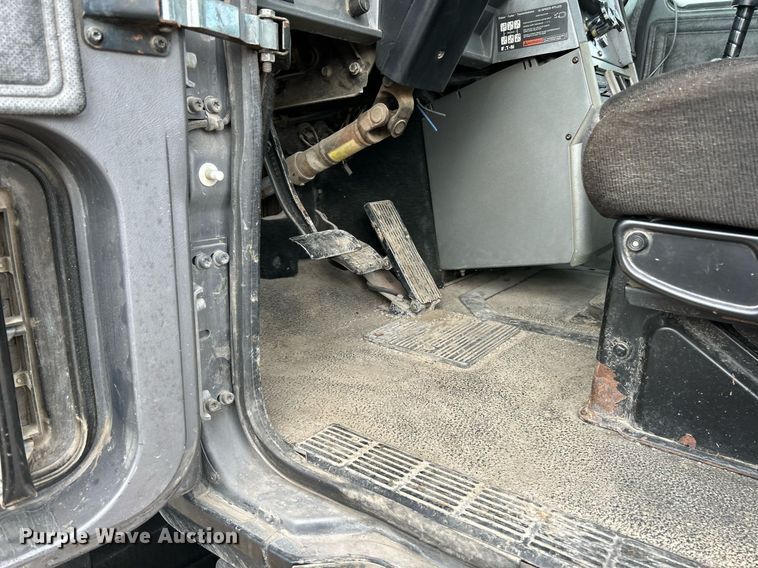 image for item EK3600 1994 Mack CH600 semi truck