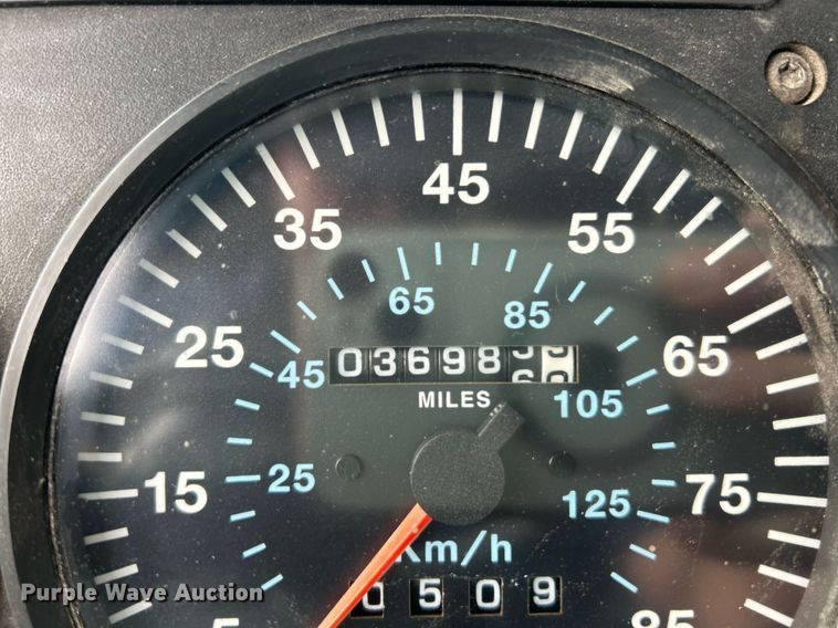 image for item EK3600 1994 Mack CH600 semi truck