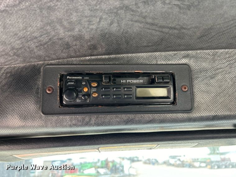 image for item EK3600 1994 Mack CH600 semi truck