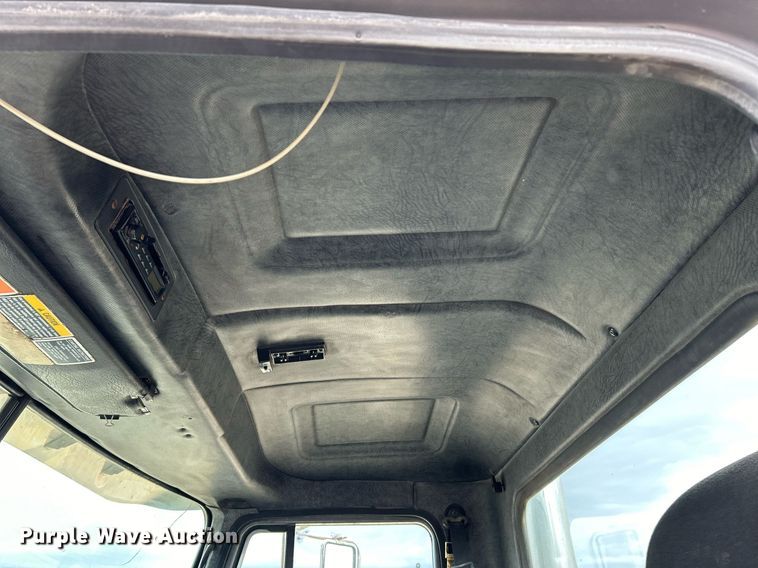 image for item EK3600 1994 Mack CH600 semi truck