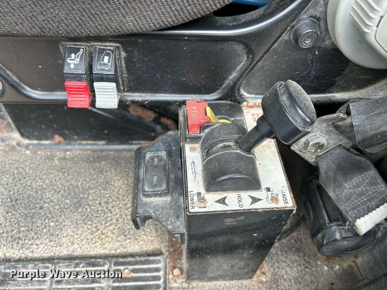 image for item EK3600 1994 Mack CH600 semi truck