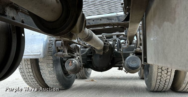 image for item EK3600 1994 Mack CH600 semi truck