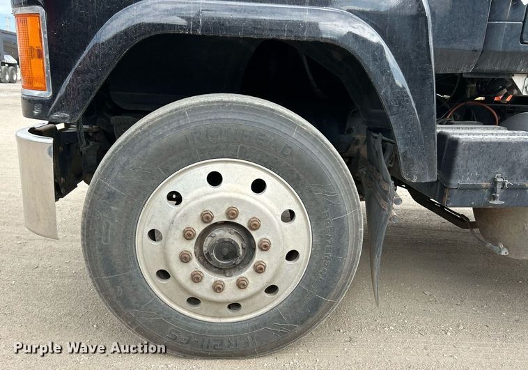 image for item EK3600 1994 Mack CH600 semi truck