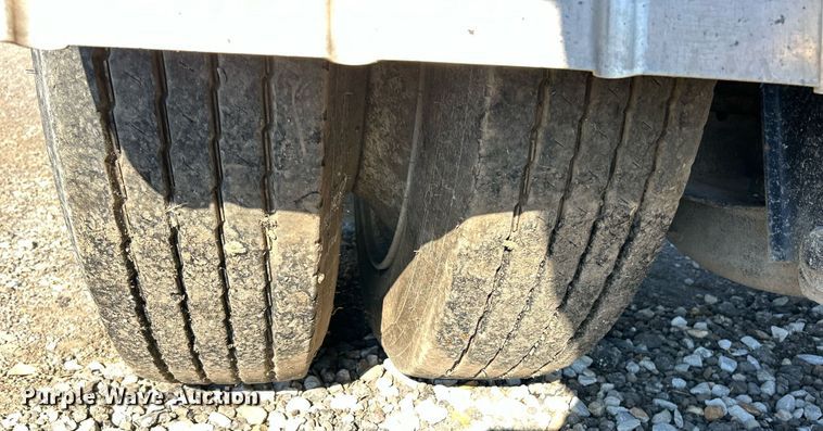 image for item EK3605 1991 Benlee Roll-off TA60DD45 container trailer