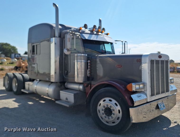image for item EQ2310 2005 Peterbilt 379 semi truck
