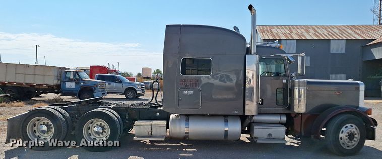image for item EQ2310 2005 Peterbilt 379 semi truck