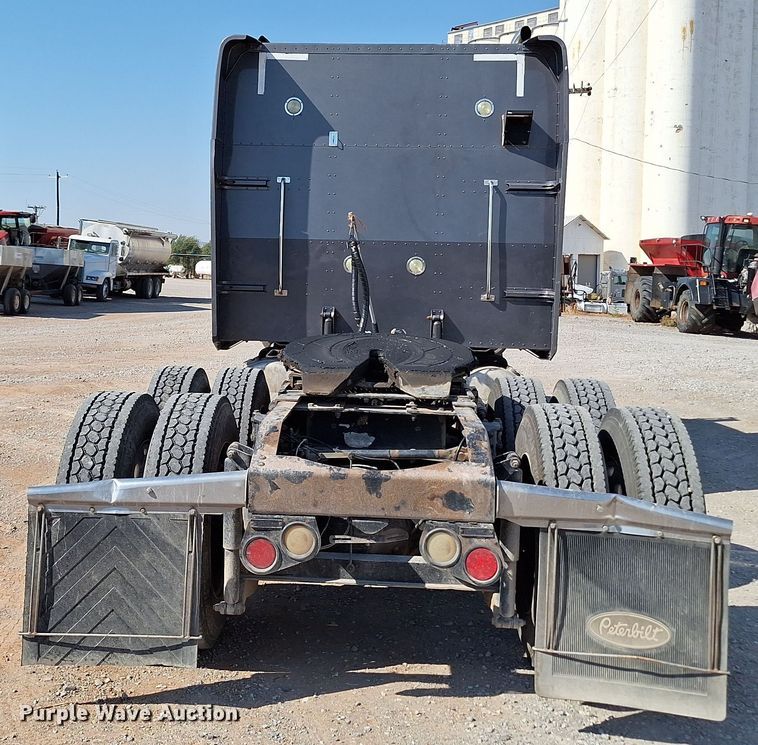 image for item EQ2310 2005 Peterbilt 379 semi truck