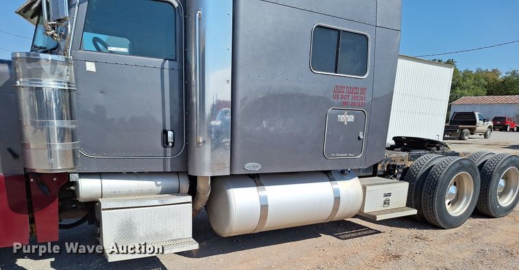 image for item EQ2310 2005 Peterbilt 379 semi truck