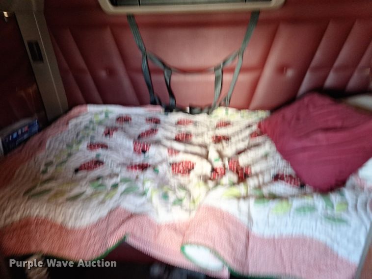 image for item EQ2310 2005 Peterbilt 379 semi truck