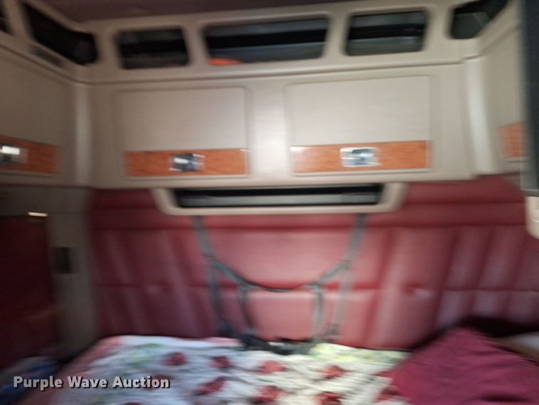 image for item EQ2310 2005 Peterbilt 379 semi truck