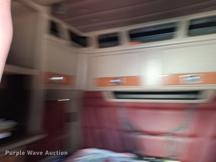 image for item EQ2310 2005 Peterbilt 379 semi truck