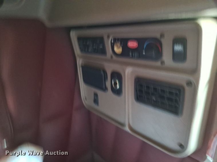 image for item EQ2310 2005 Peterbilt 379 semi truck
