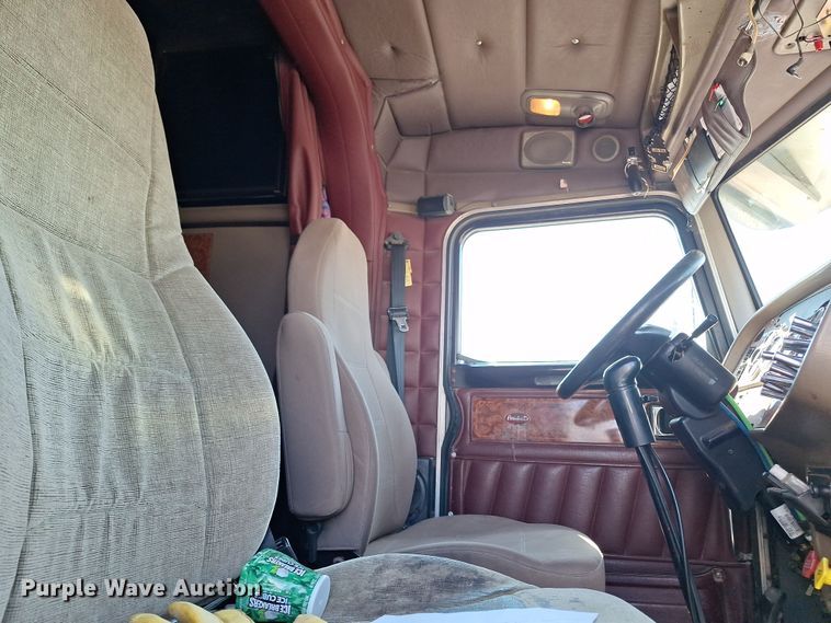 image for item EQ2310 2005 Peterbilt 379 semi truck