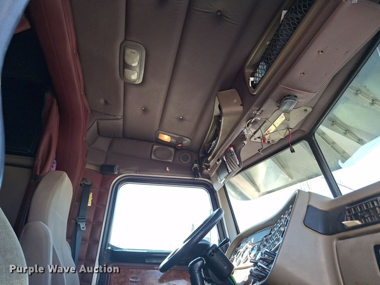 image for item EQ2310 2005 Peterbilt 379 semi truck