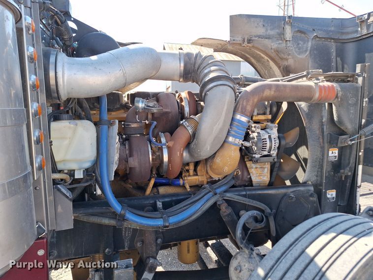 image for item EQ2310 2005 Peterbilt 379 semi truck