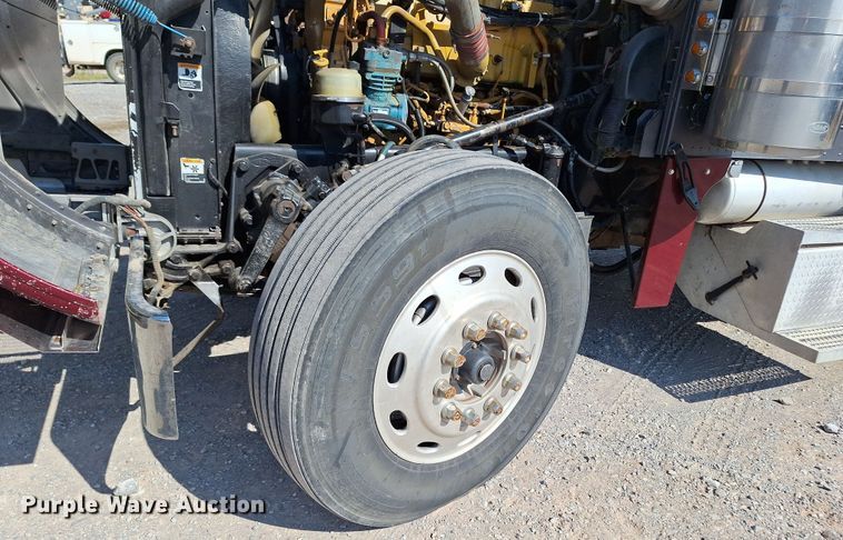 image for item EQ2310 2005 Peterbilt 379 semi truck