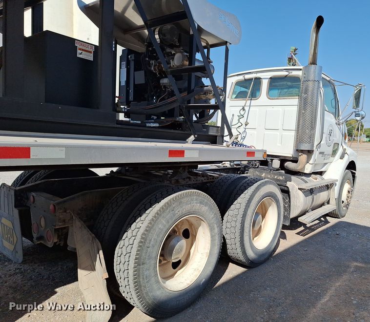 image for item EQ2311 2007 Sterling A-Line semi truck