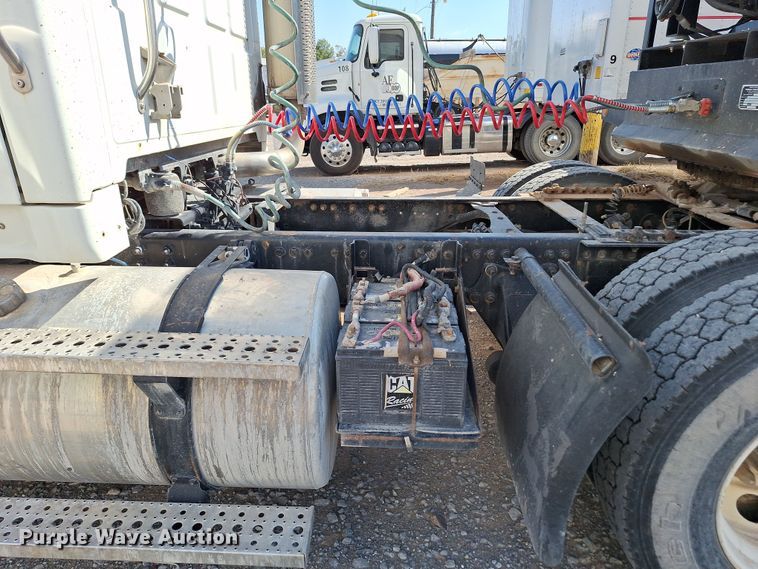 image for item EQ2311 2007 Sterling A-Line semi truck