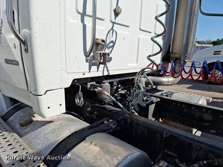 image for item EQ2311 2007 Sterling A-Line semi truck