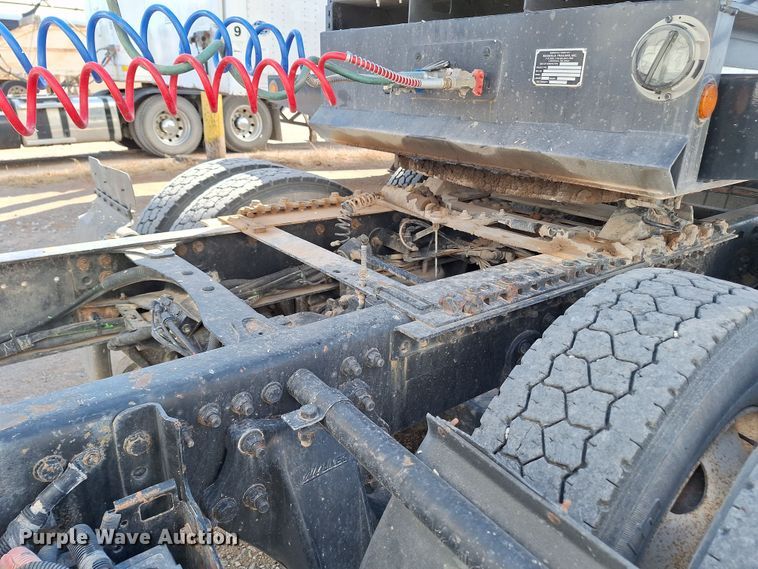 image for item EQ2311 2007 Sterling A-Line semi truck