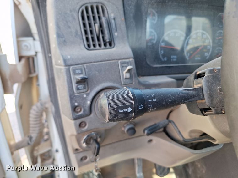 image for item EQ2311 2007 Sterling A-Line semi truck