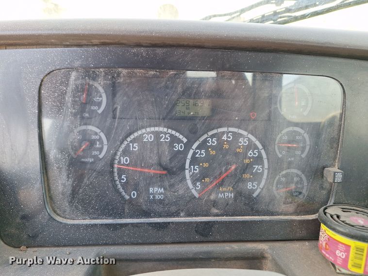 image for item EQ2311 2007 Sterling A-Line semi truck