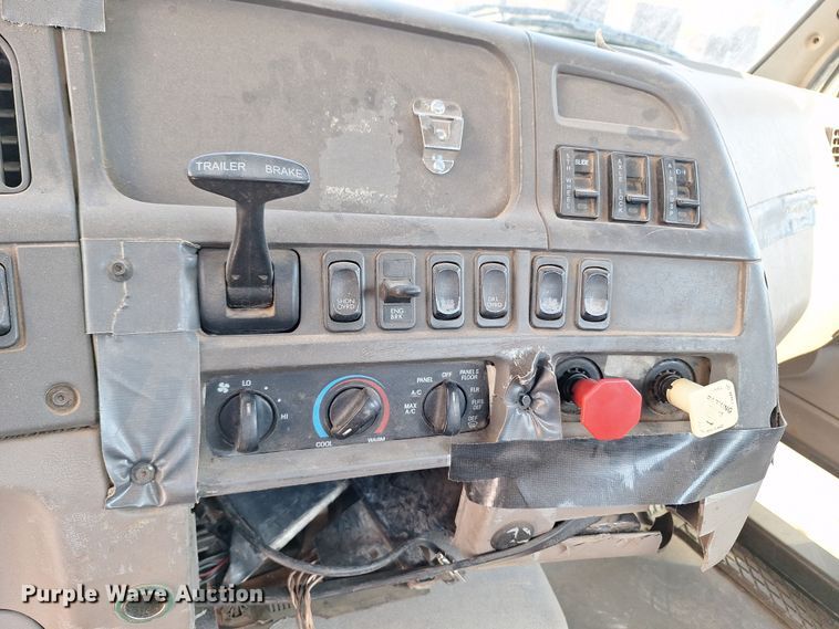 image for item EQ2311 2007 Sterling A-Line semi truck