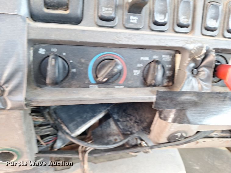 image for item EQ2311 2007 Sterling A-Line semi truck