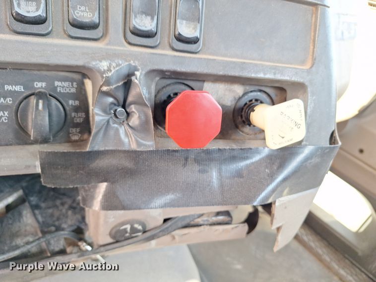 image for item EQ2311 2007 Sterling A-Line semi truck