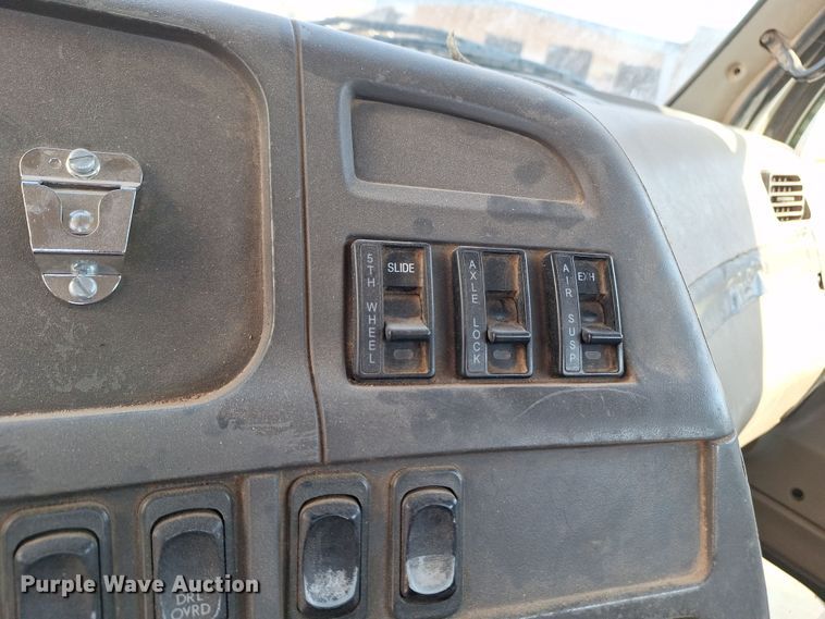 image for item EQ2311 2007 Sterling A-Line semi truck