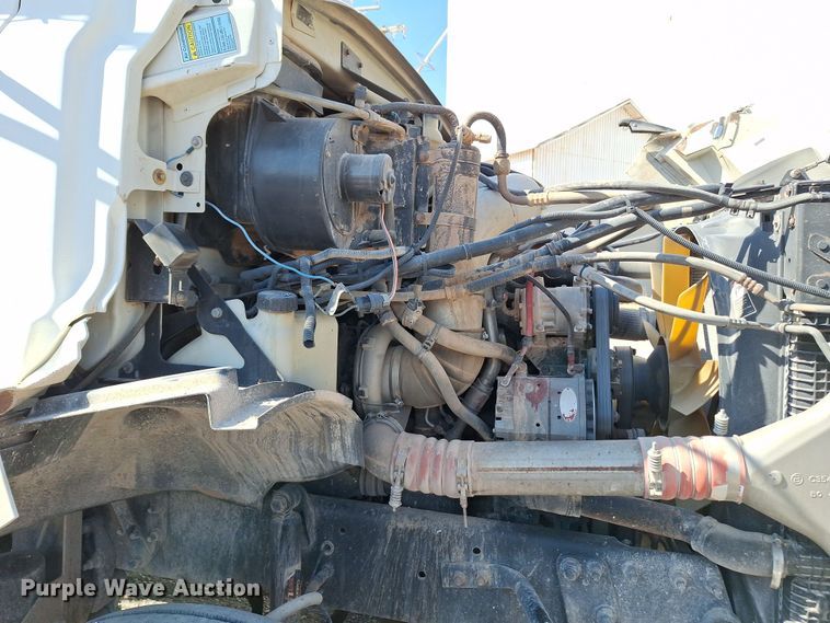 image for item EQ2311 2007 Sterling A-Line semi truck