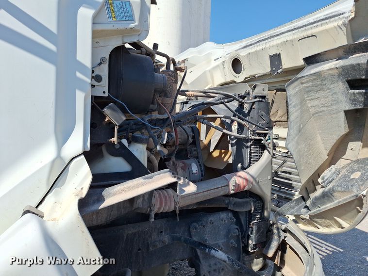 image for item EQ2311 2007 Sterling A-Line semi truck