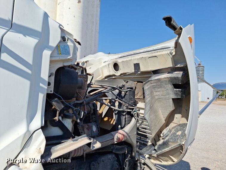 image for item EQ2311 2007 Sterling A-Line semi truck