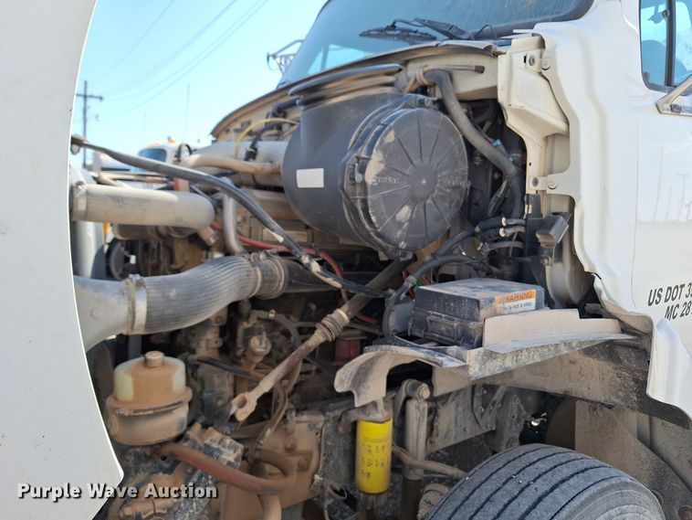 image for item EQ2311 2007 Sterling A-Line semi truck