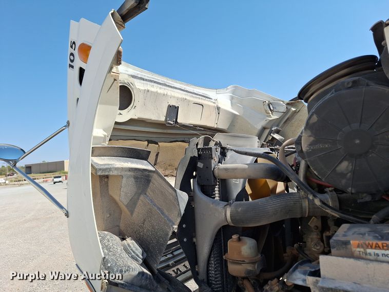 image for item EQ2311 2007 Sterling A-Line semi truck