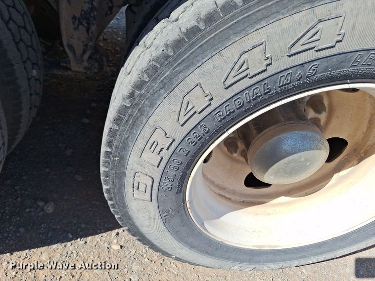 image for item EQ2311 2007 Sterling A-Line semi truck